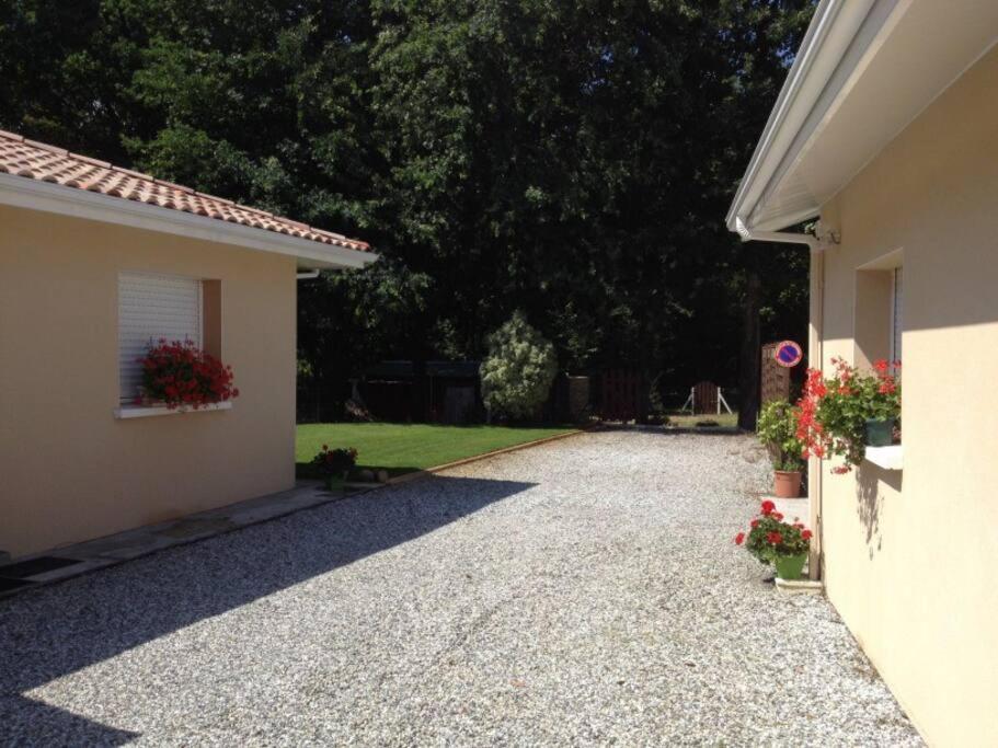 Maison Entre Lacs Et Ocean Aureilhan  Extérieur photo
